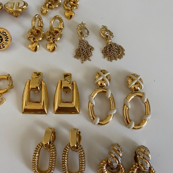 ✨ Fabulous Vintage ST. JOHN Earring Jewelry Collection Lot Like New Condition! ✨ - Picture 2 of 5
